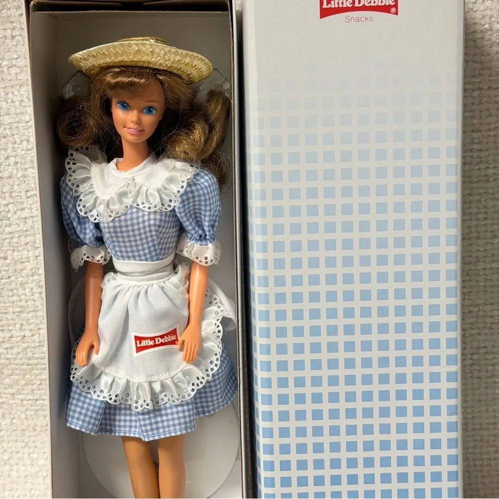 Barbie Little Debbie Snacks - Collector Edition Series 1 1992 Doll